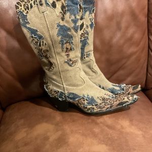 Unique cowboy boots that will stand out , definitely a statement piece